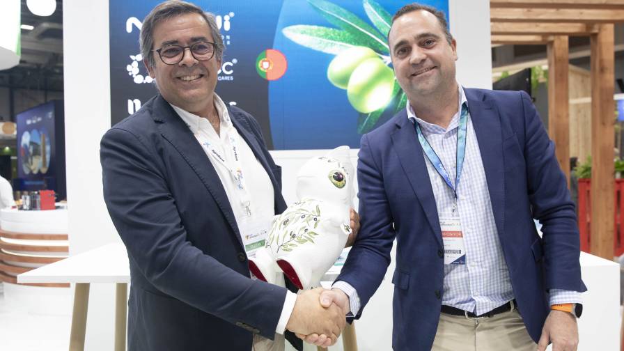 MAAVi Lab Agreement Nutrifarms - Vasco (lft) and Alejandro (right)